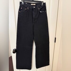 Levi's Women's Black Straight Jeans